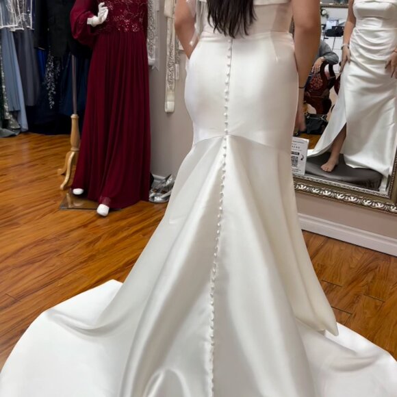 E527 Enchanting Mon Cheri Diamond White Stretch Crepe Fitted Classic Satin - Picture 7 of 13